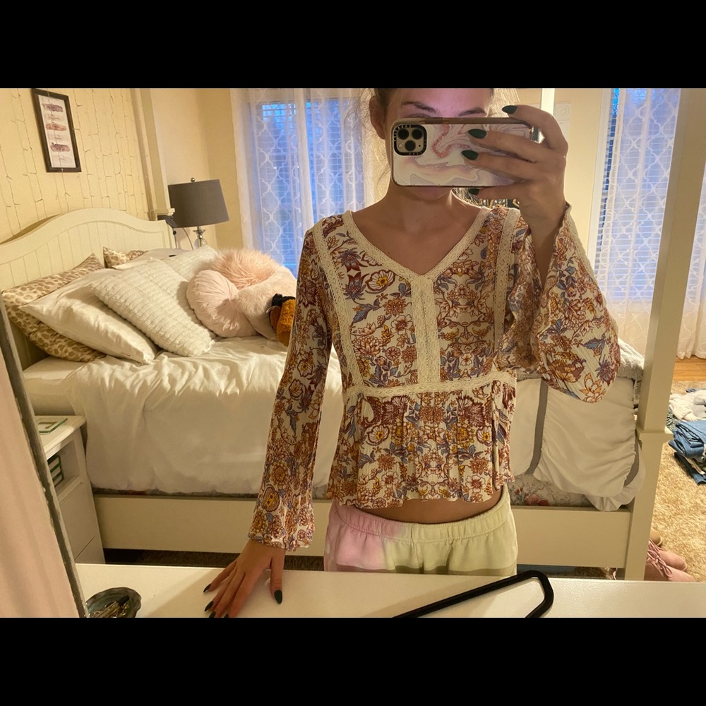 Cute blouse!